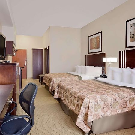 Ramada By Wyndham Lac La Biche Экстерьер фото