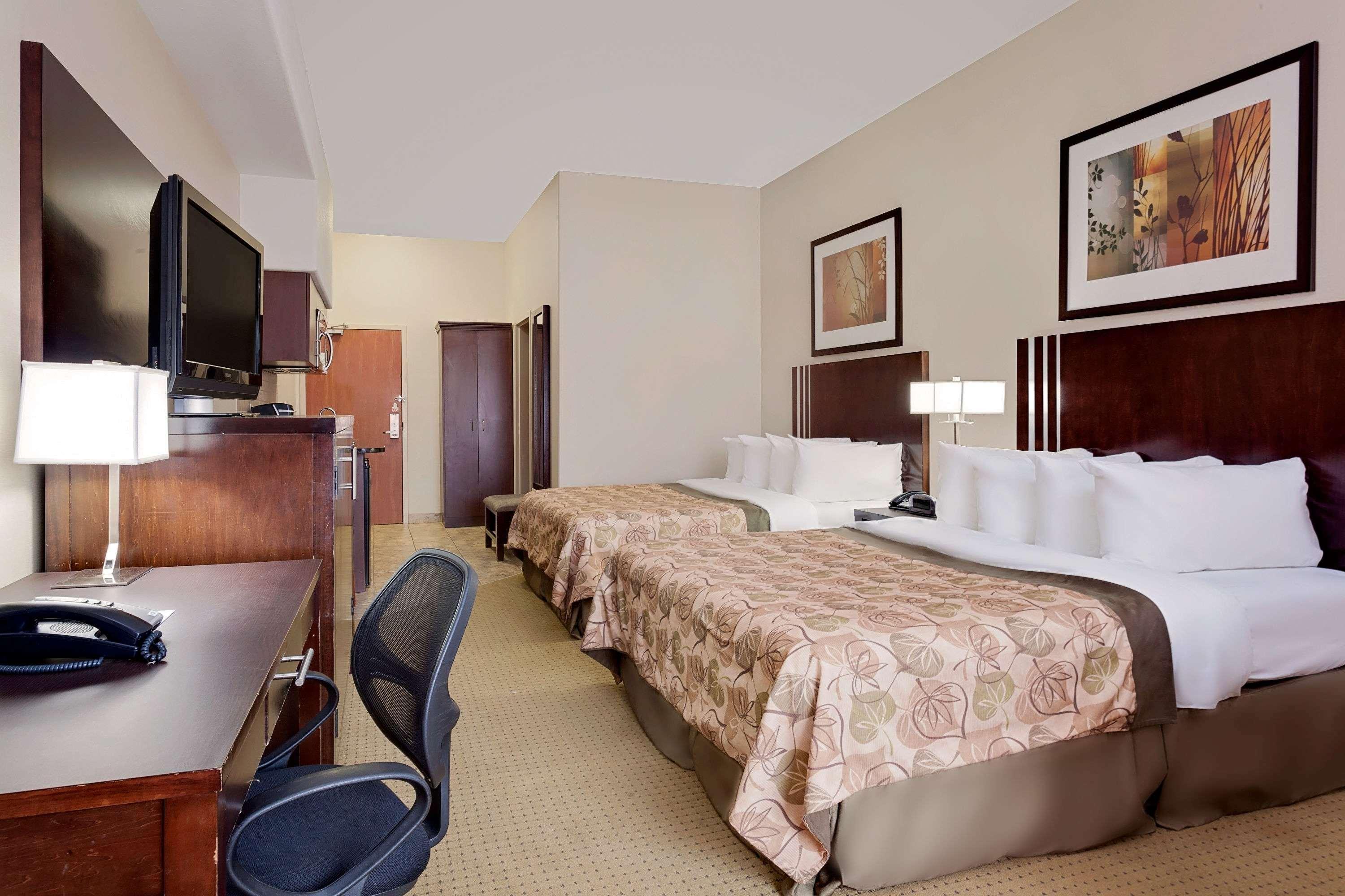Ramada By Wyndham Lac La Biche Экстерьер фото