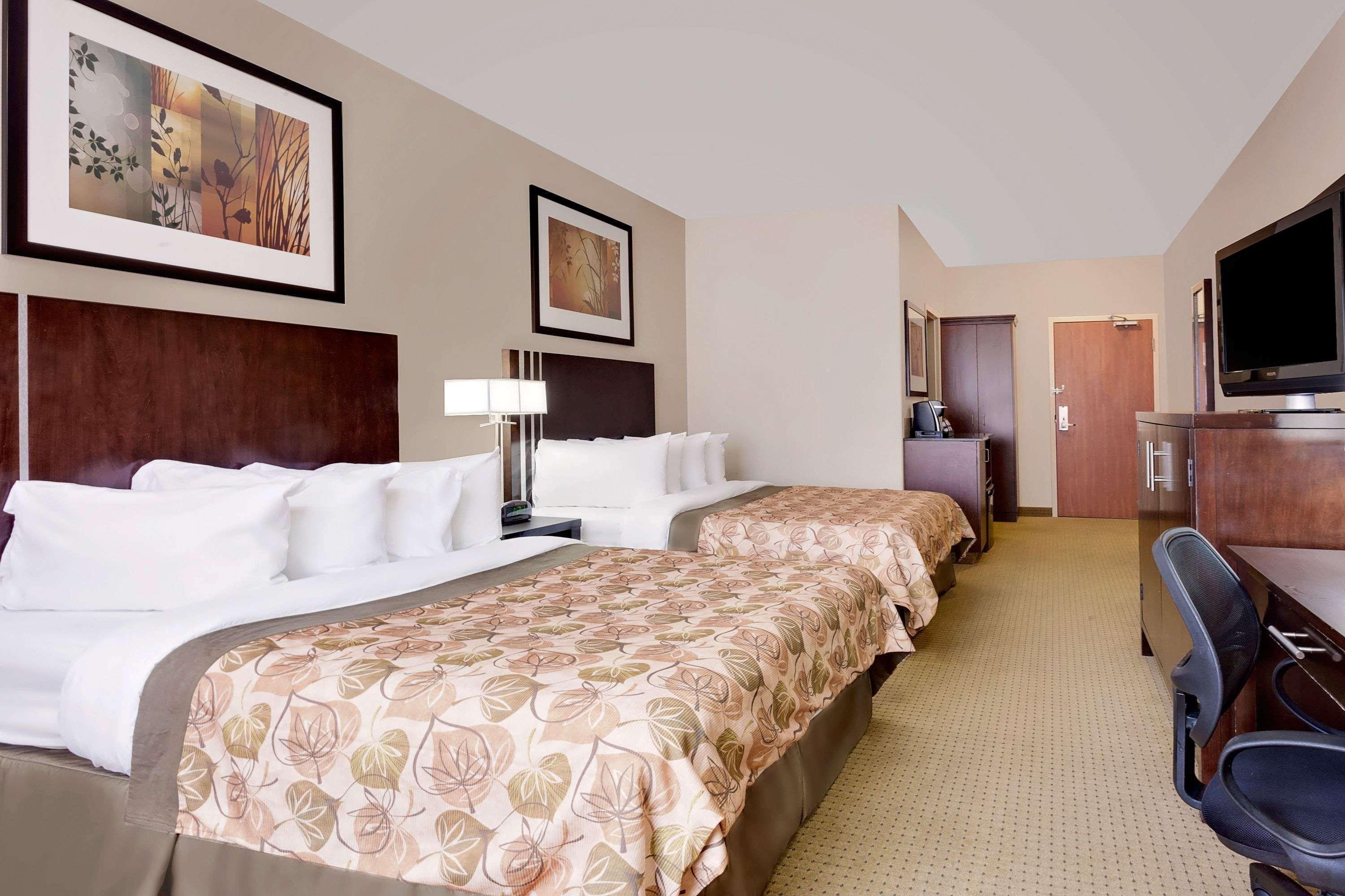 Ramada By Wyndham Lac La Biche Экстерьер фото