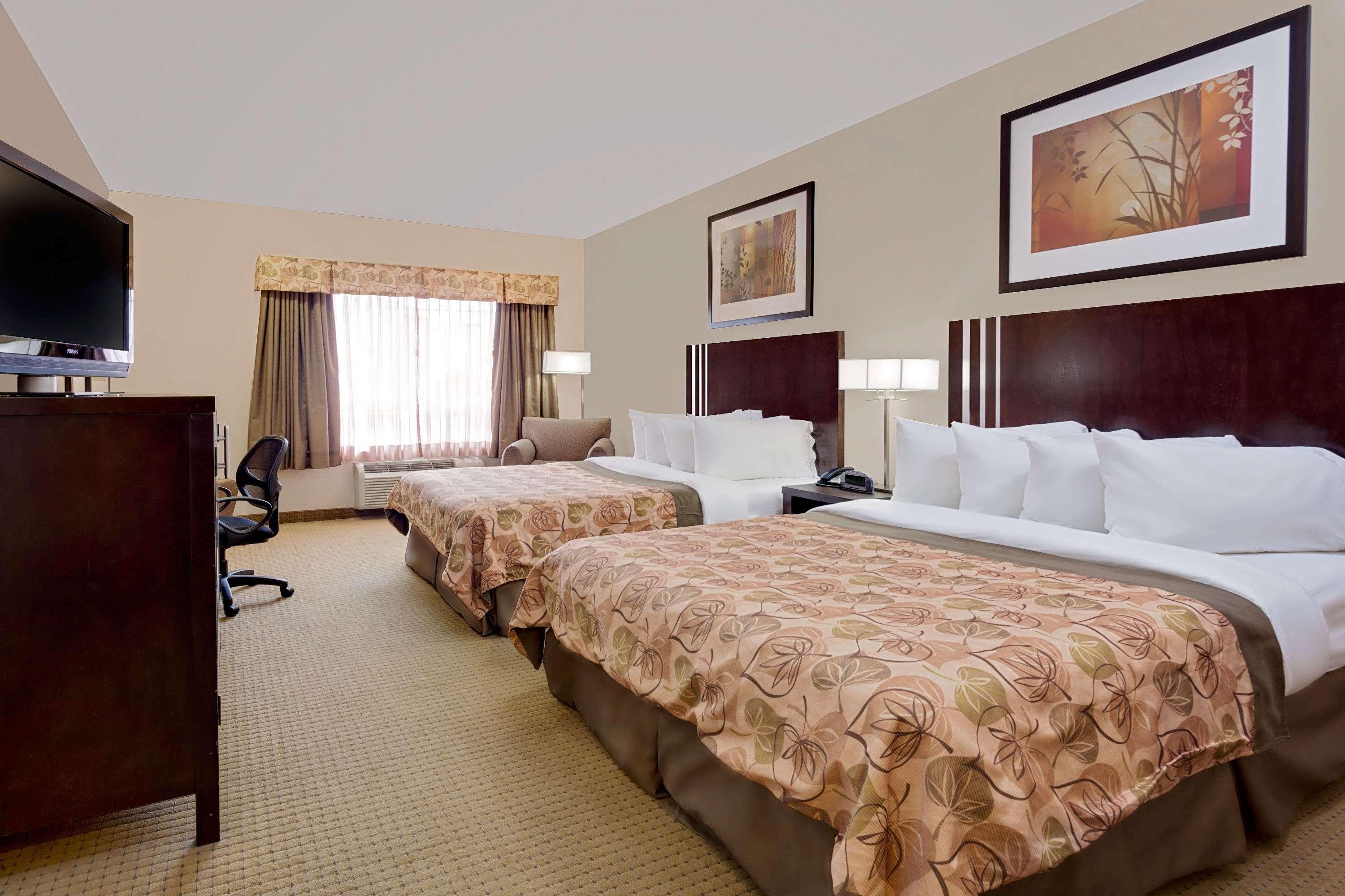 Ramada By Wyndham Lac La Biche Экстерьер фото