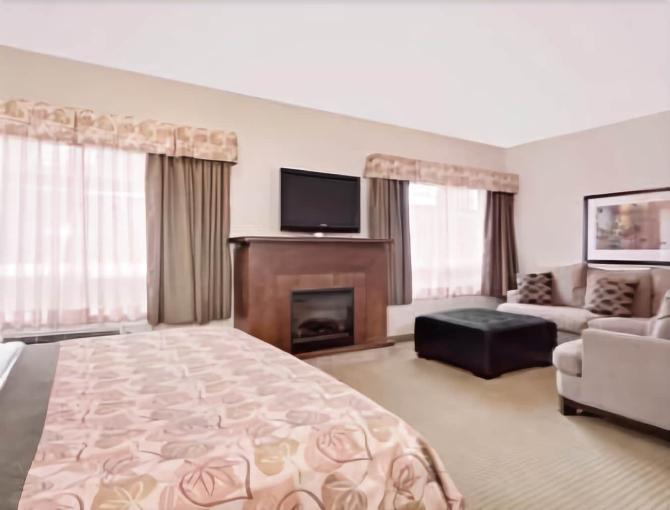 Ramada By Wyndham Lac La Biche Экстерьер фото