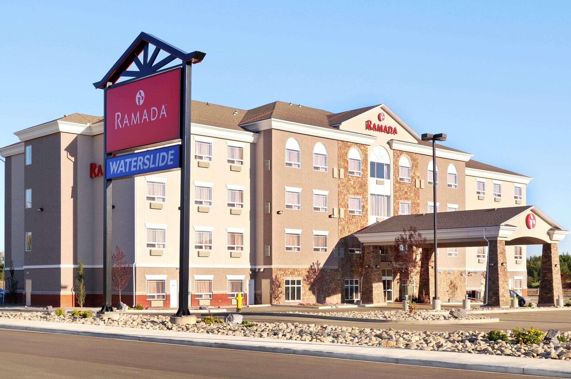 Ramada By Wyndham Lac La Biche Экстерьер фото