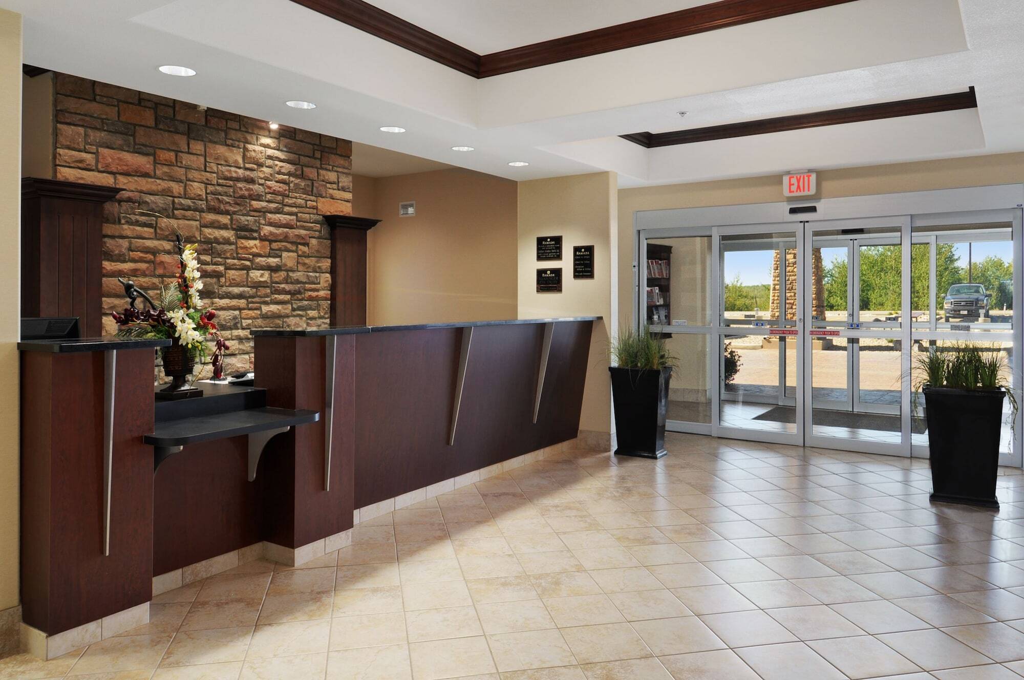Ramada By Wyndham Lac La Biche Экстерьер фото